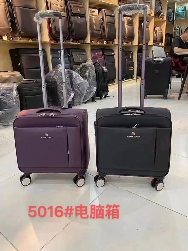 OEM ODM ท่องเที่ยว กลางแจ้ง เดินป่า กันน้ํา โรงเรียน Casual คอมพิวเตอร์ Interlayer กีฬา กระเป๋าสตางค์