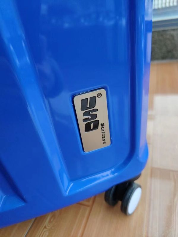 คุณภาพดี โรงงานจีน สีสันดีไซน์ใหม่ hard shell กันน้ําชุดของขวัญ Abs Wholesale กระเป๋าเดินทาง Zipper เวลาเดินทาง