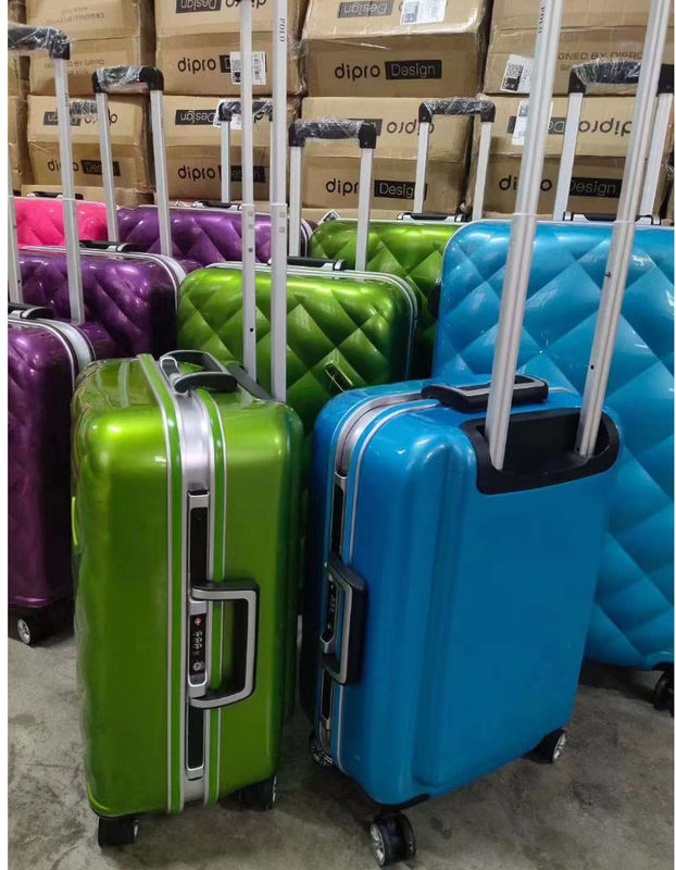Smart Carry On Luggage Laptop Top Stand กระเป๋าเดินทาง เสื้อผ้าพร้อมถังกระเป๋าสตูล กระเป๋าสตางค์รถเข็น