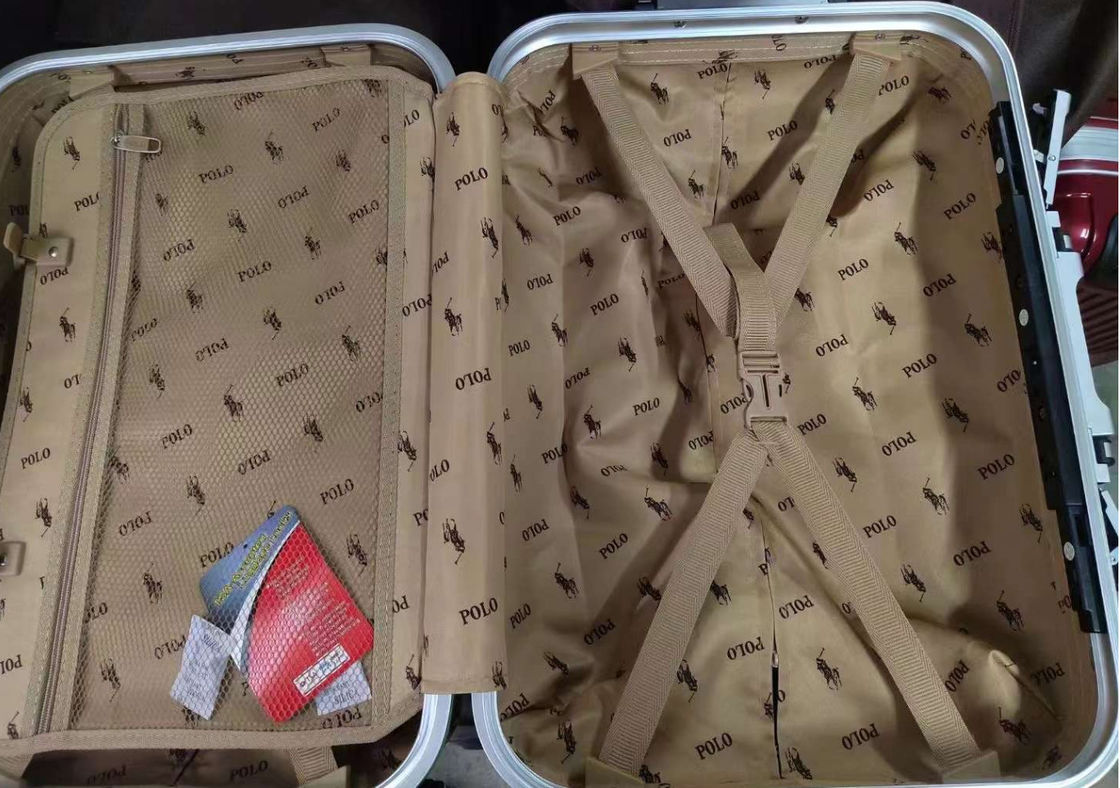 Smart Carry On Luggage Laptop Top Stand กระเป๋าเดินทาง เสื้อผ้าพร้อมถังกระเป๋าสตูล กระเป๋าสตางค์รถเข็น