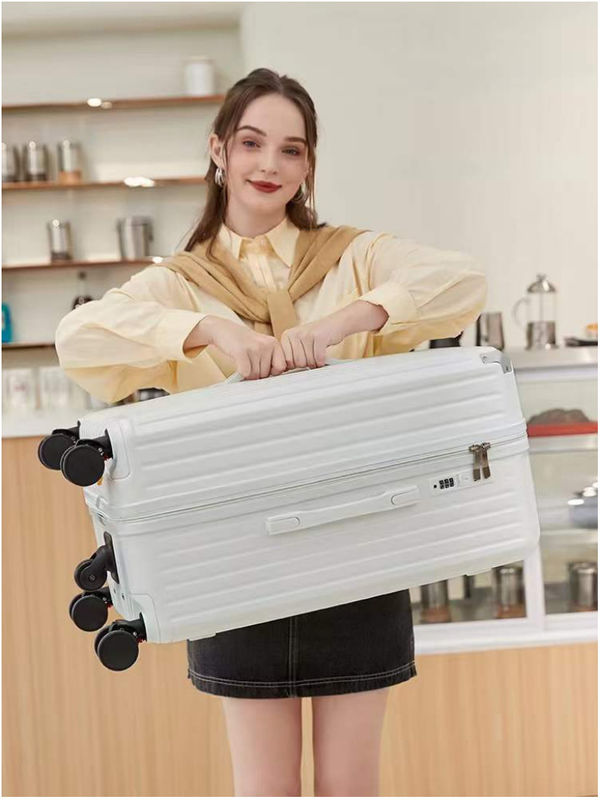 โรงงานออกแบบใหม่ ขายปลีก กระเป๋าเดินทางขนาดใหญ่ พกพาสะพายสินค้า PC ABS หนังแข็ง ล้อหมุน รวมล็อก