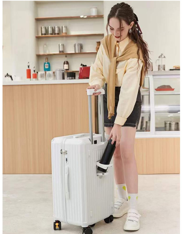 โรงงานออกแบบใหม่ ขายปลีก กระเป๋าเดินทางขนาดใหญ่ พกพาสะพายสินค้า PC ABS หนังแข็ง ล้อหมุน รวมล็อก