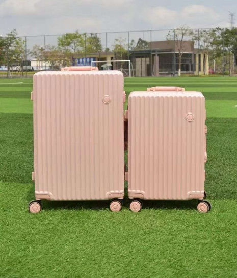 ราคาโรงงาน PC กระเป๋าเดินทาง กระเป๋าเดินทางหลายสี TSA การเดินทาง กระเป๋าเดินทาง กันน้ํา พกพาสะพาย สําหรับผู้ชาย ผู้หญิง ครอบครัว
