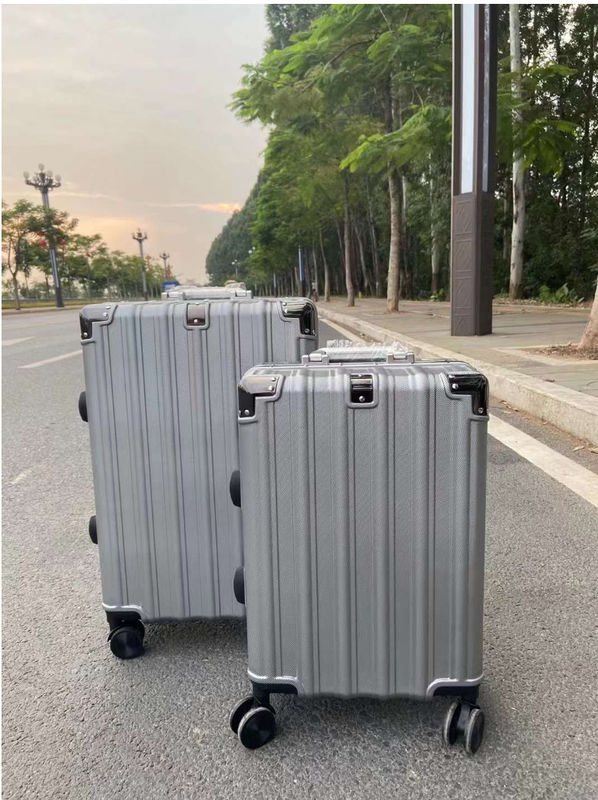 กระเป๋าเดินทางใหม่ที่มีล้อสําหรับด้านแข็ง กระเป๋าเดินทางตรง กระเป๋าเดินทางม้วน กระเป๋าเดินทางเบาสําหรับการเดินทาง วันหยุด