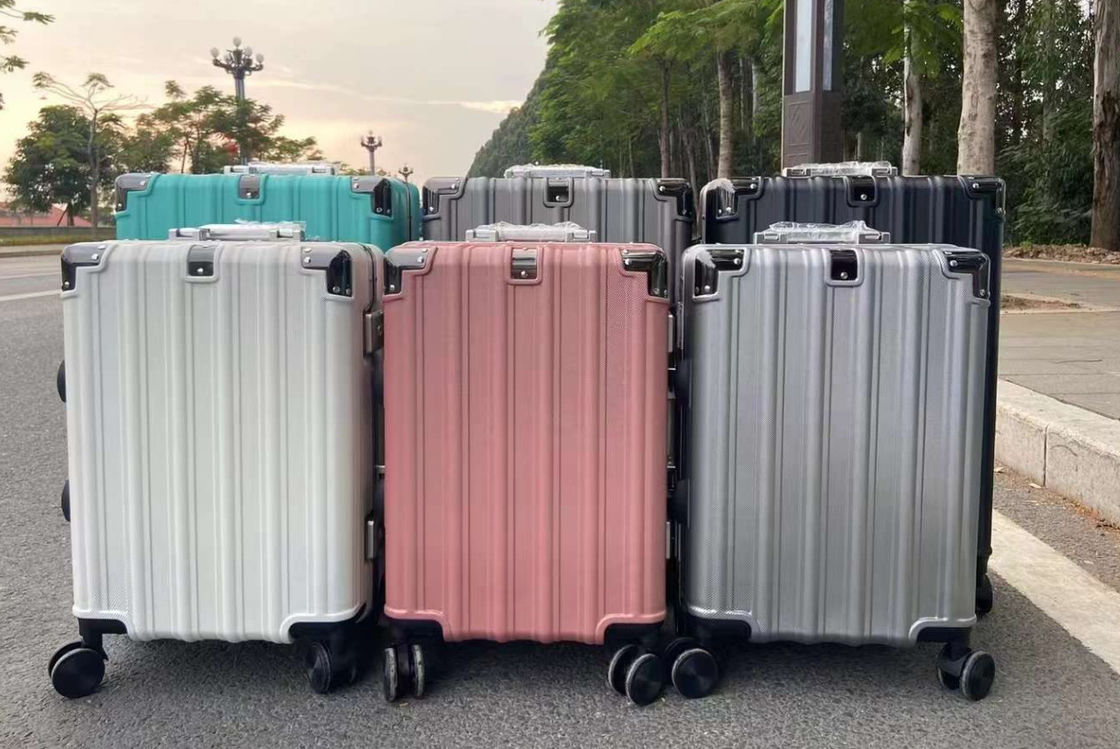 กระเป๋าเดินทางใหม่ที่มีล้อสําหรับด้านแข็ง กระเป๋าเดินทางตรง กระเป๋าเดินทางม้วน กระเป๋าเดินทางเบาสําหรับการเดินทาง วันหยุด
